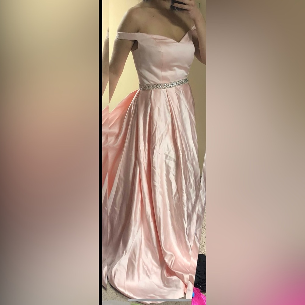 Light pink off-shoulder formal gown size 16/18